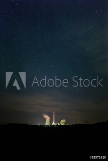 Bild på Kraftwerk und Sternenhimmel